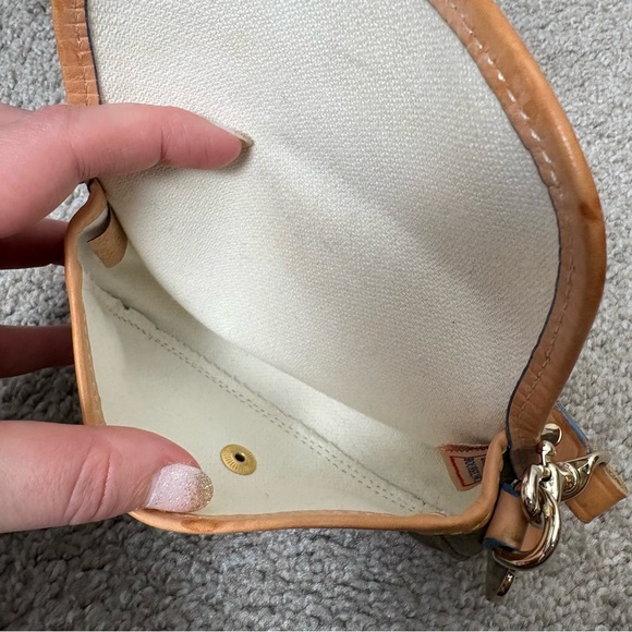 🌟Dooney & Bourke Colorful BD Logo Vintage Black Wristlet - Picture 6 of 9